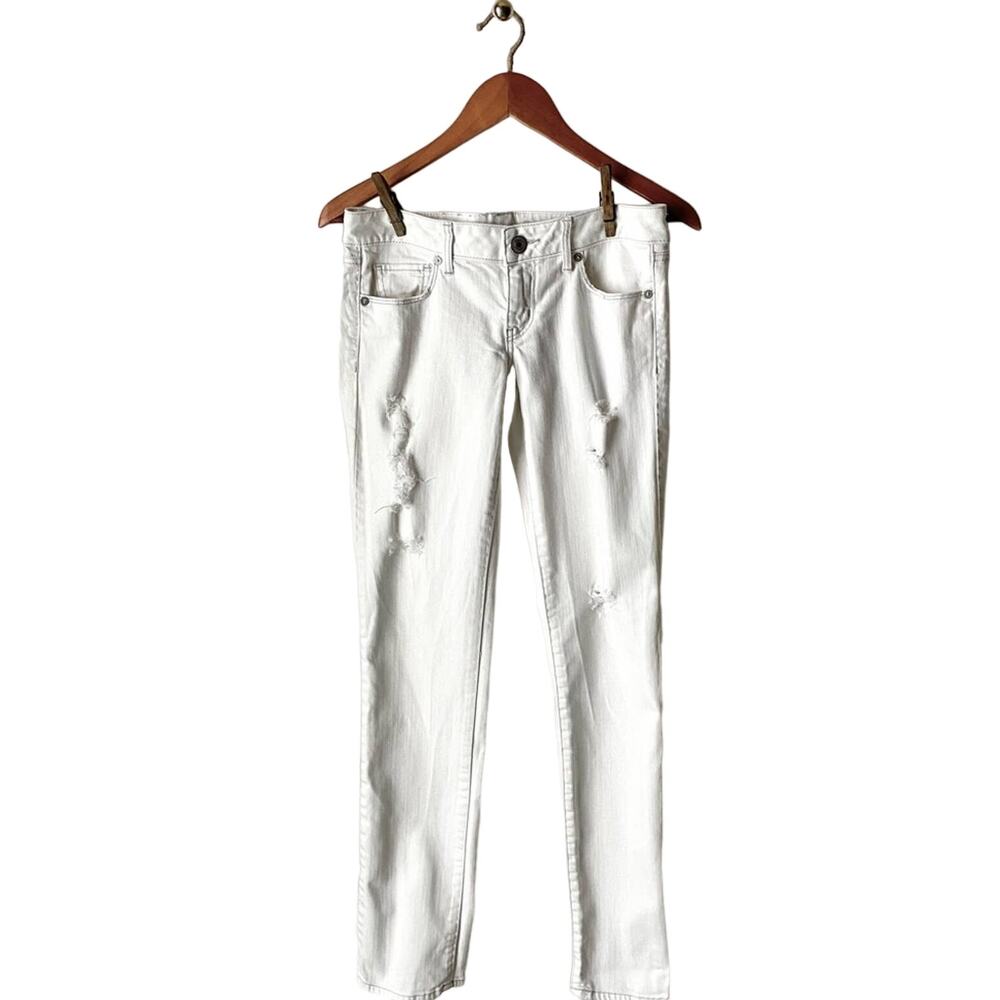 AEO White Ripped Leg Skinny Jeans Size 4